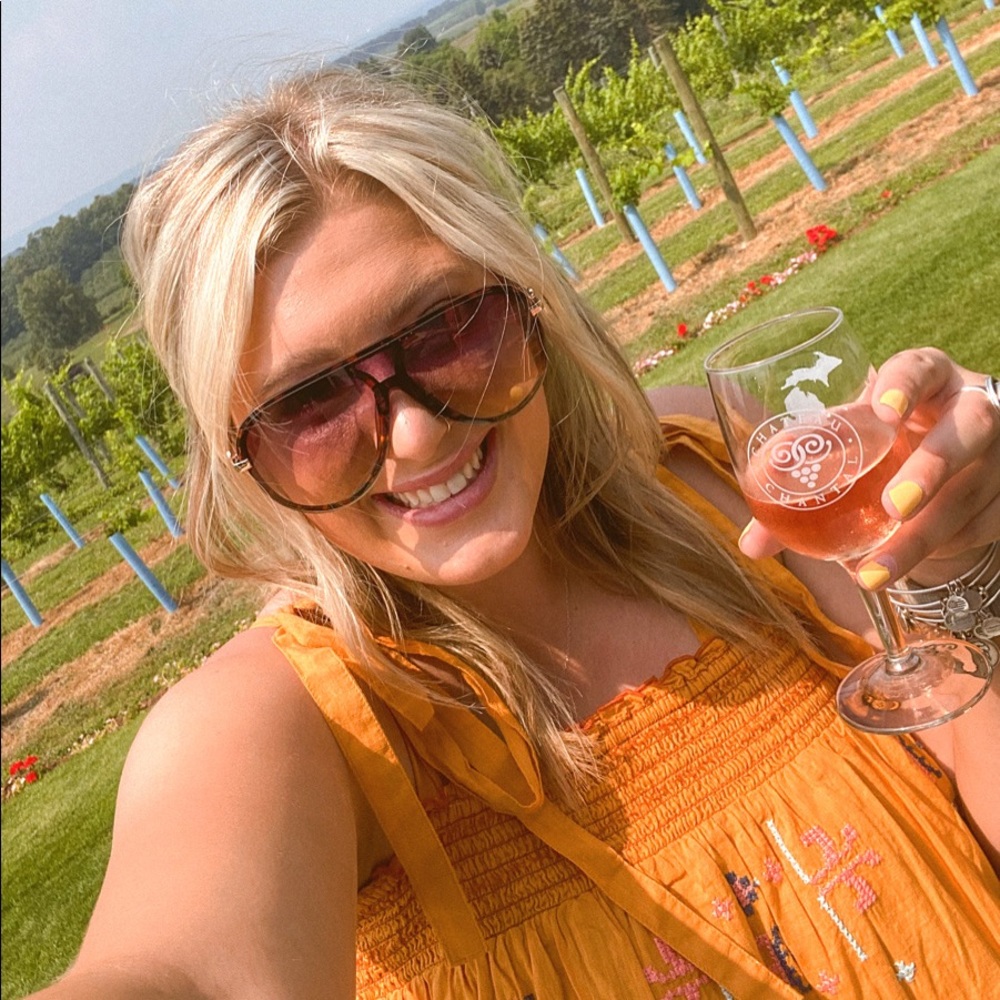 Meet your Posher, Claire